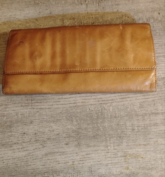 Hobo International Leather Wallet - Picture 1 of 9